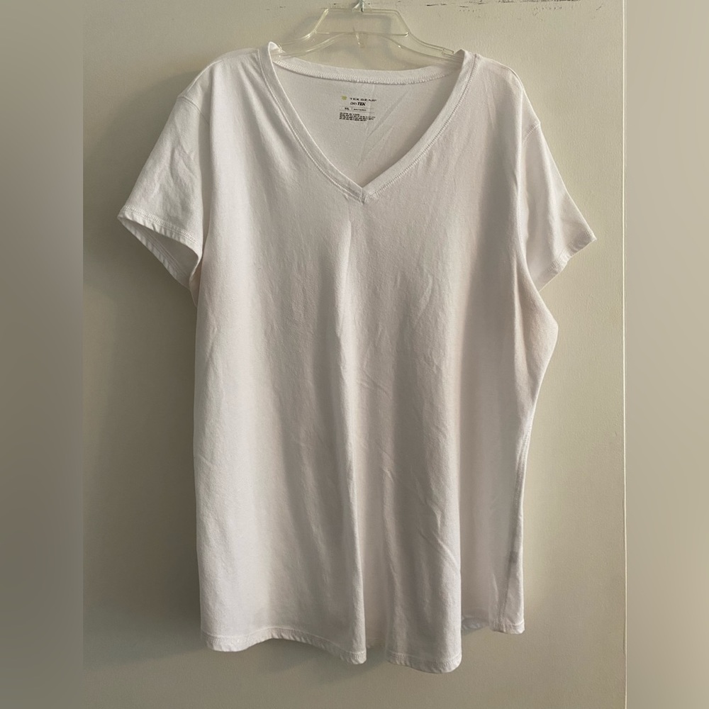 Women’s Tek gear, short sleeve shirt size XXL